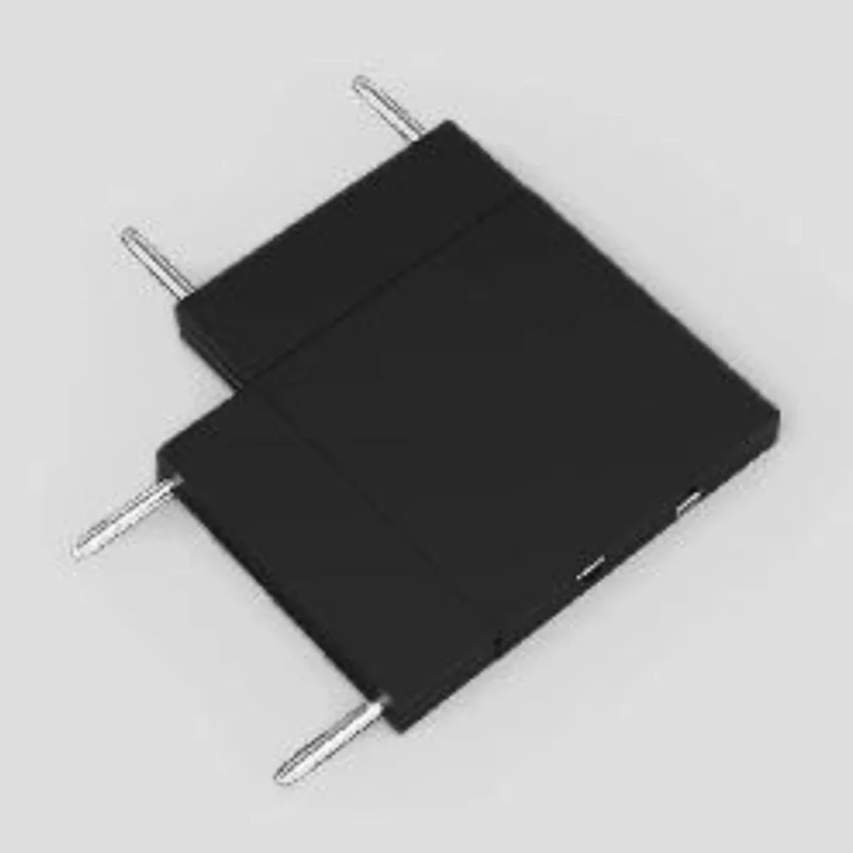 Ultra-thin 90 degree magnetic track jointer